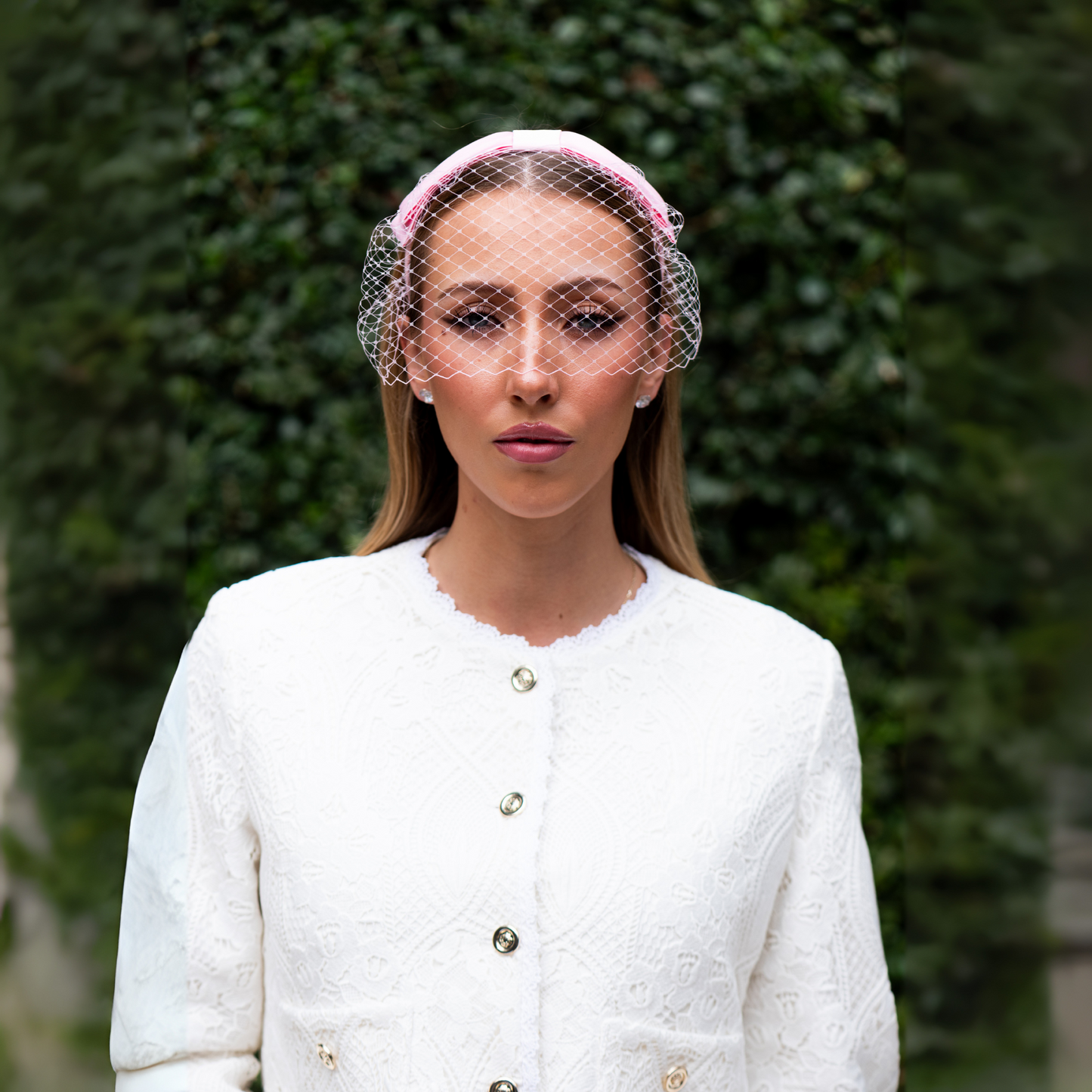 Flat bow veiled headband in pink