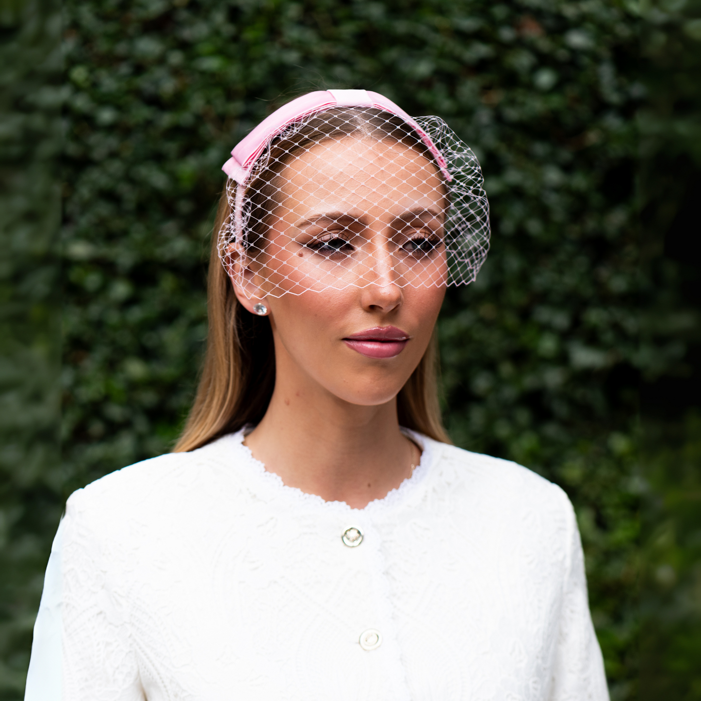 Flat bow veiled headband in pink