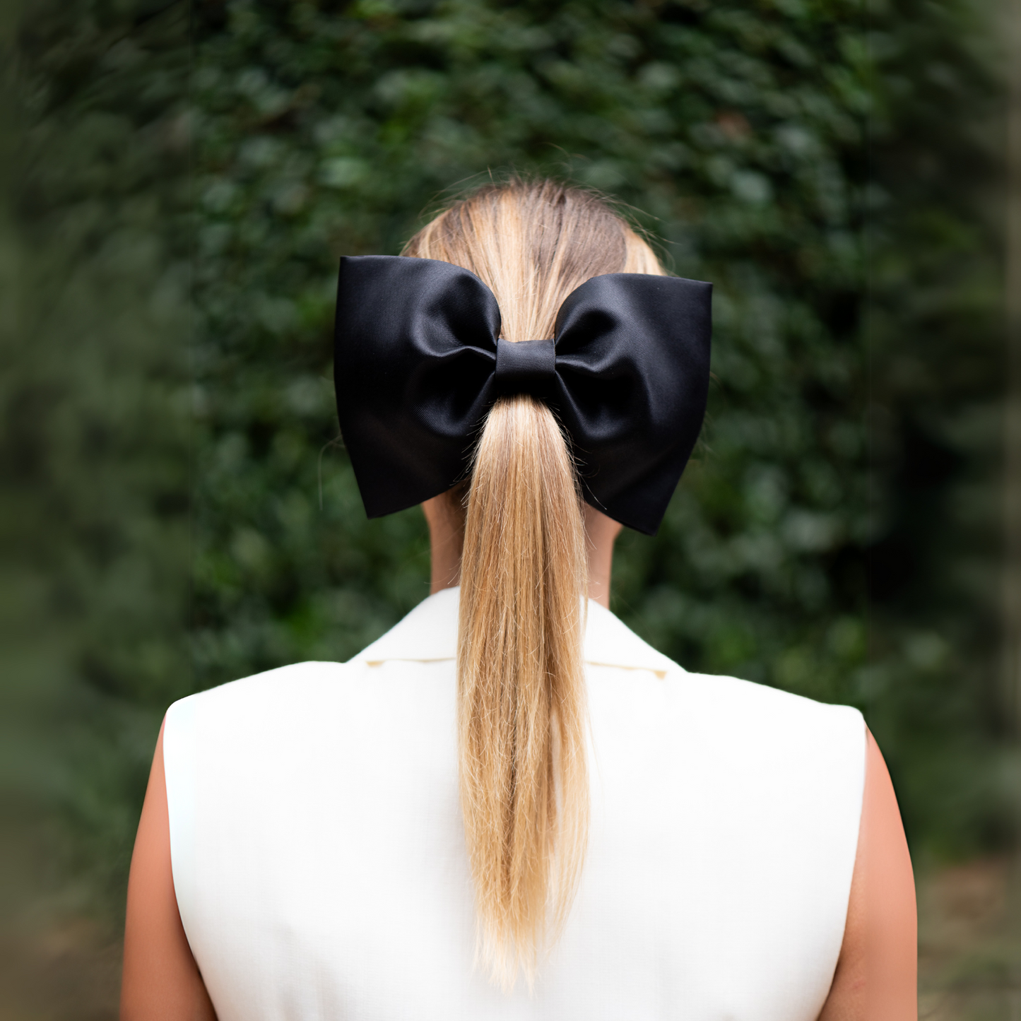 Grande Mikado Bow in Black