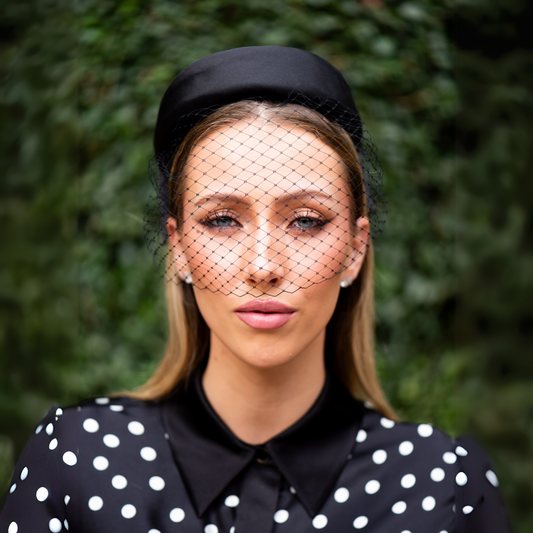 Pillbox with Bow in Black